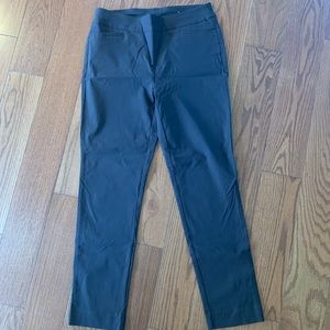 So slimming black pants